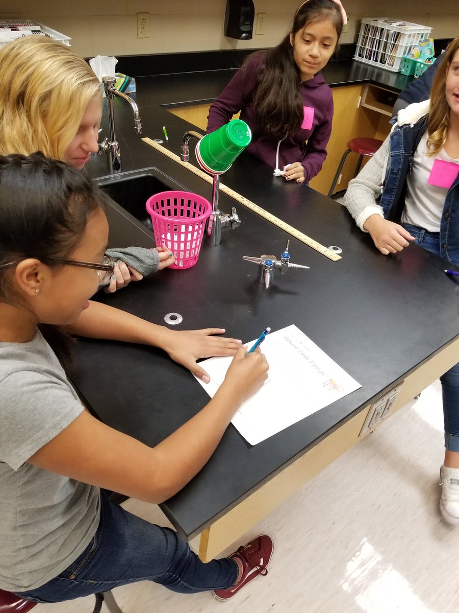 1ClintWilson's tweet photo. Students in @BethRivas22 class working through the engineering design process as they create a new student desk. #TSCStem #TSCSchools https://t.co/Za1hDarJq2