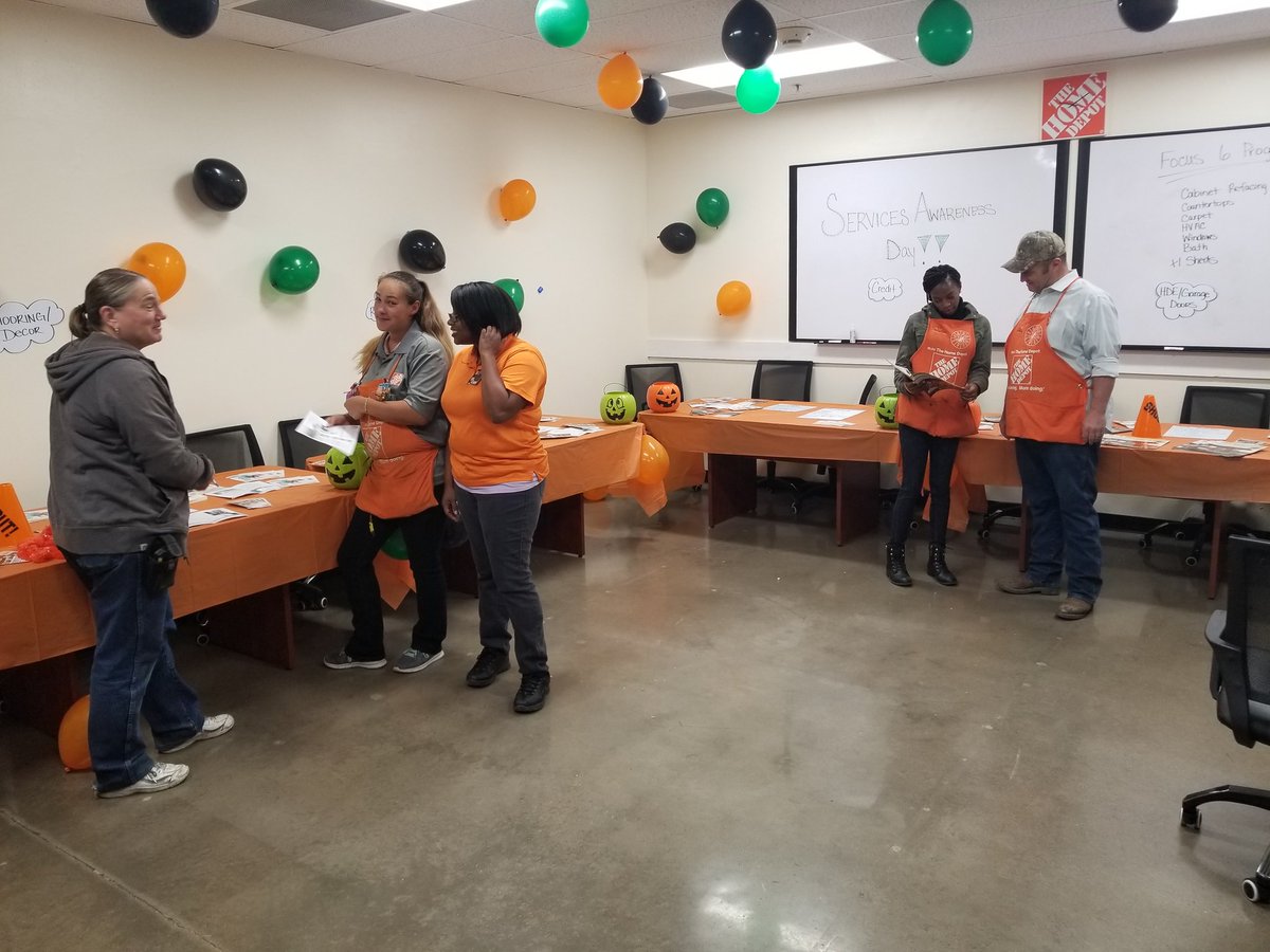 Services Awareness Day in full effect early in the AM. Even MET is getting in. Who's next?!!
