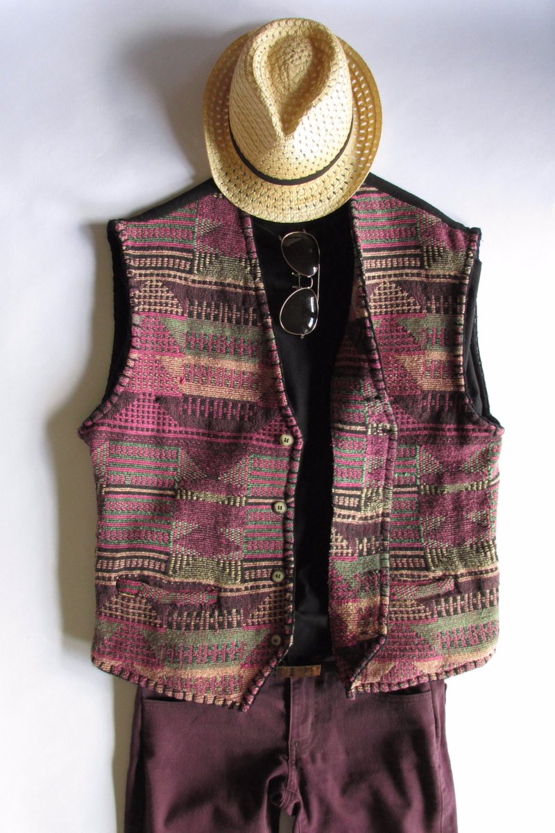 MetamorphoTweet's tweet image. These gents know how to work tribal print.. so can you. etsy.com/listing/551319… #Mensfashion #menswear #fallfashion #etsy #vintage