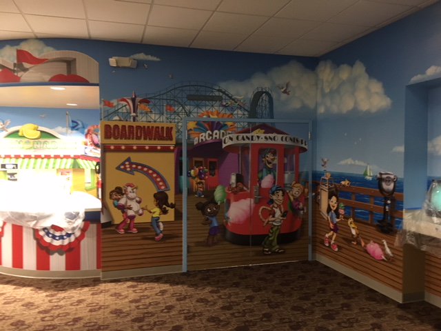 WackyWorldS's tweet photo. Latest installation at @MyLibertyLive! Great job by #BruceBarry and the #WackyWorldStudios team! #customdecor #scenicdesign #interiordesign https://t.co/9TC1ysvep5