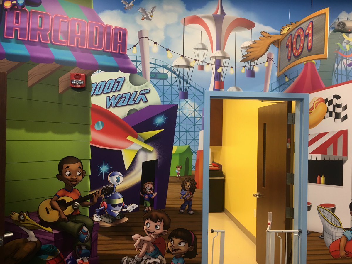 WackyWorldS's tweet photo. Latest installation at @MyLibertyLive! Great job by #BruceBarry and the #WackyWorldStudios team! #customdecor #scenicdesign #interiordesign https://t.co/9TC1ysvep5