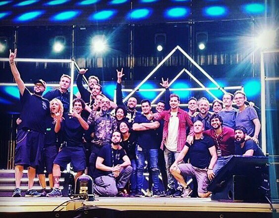GabrielPeso_'s tweet photo. Ha sido un auténtico placer. Gracias a todos!
Equipazo! ❤️
#FinDeGira #HijosDelMar #DavidBisbal https://t.co/kzFUvcBrnj