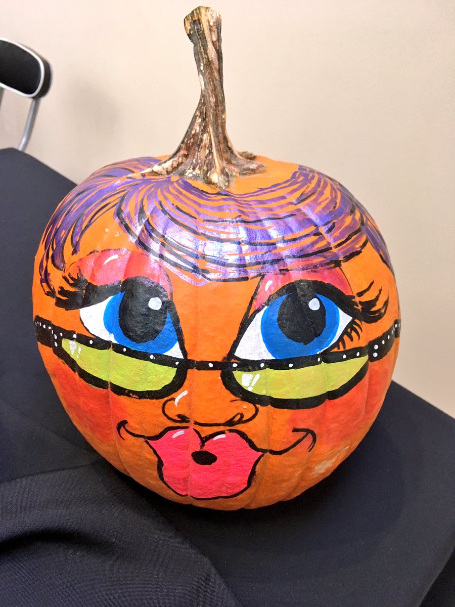 CollegeParkShop's tweet photo. Don't miss the #GreatPumpkinSale today! 🎃 #TorontoCollegePark #Atrium @gwlra @DowntownYonge https://t.co/jVphtYpzsu