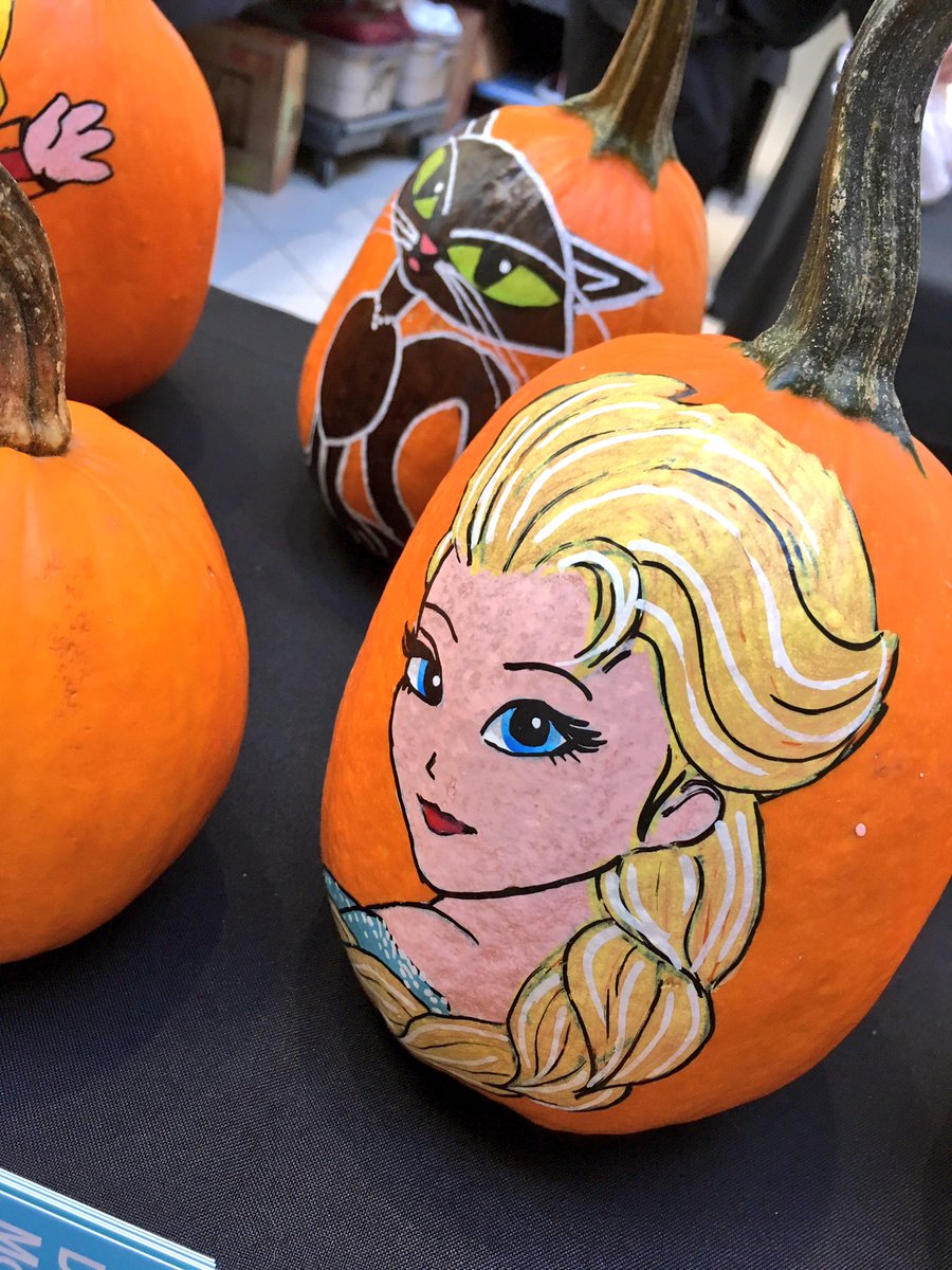 CollegeParkShop's tweet photo. Don't miss the #GreatPumpkinSale today! 🎃 #TorontoCollegePark #Atrium @gwlra @DowntownYonge https://t.co/jVphtYpzsu