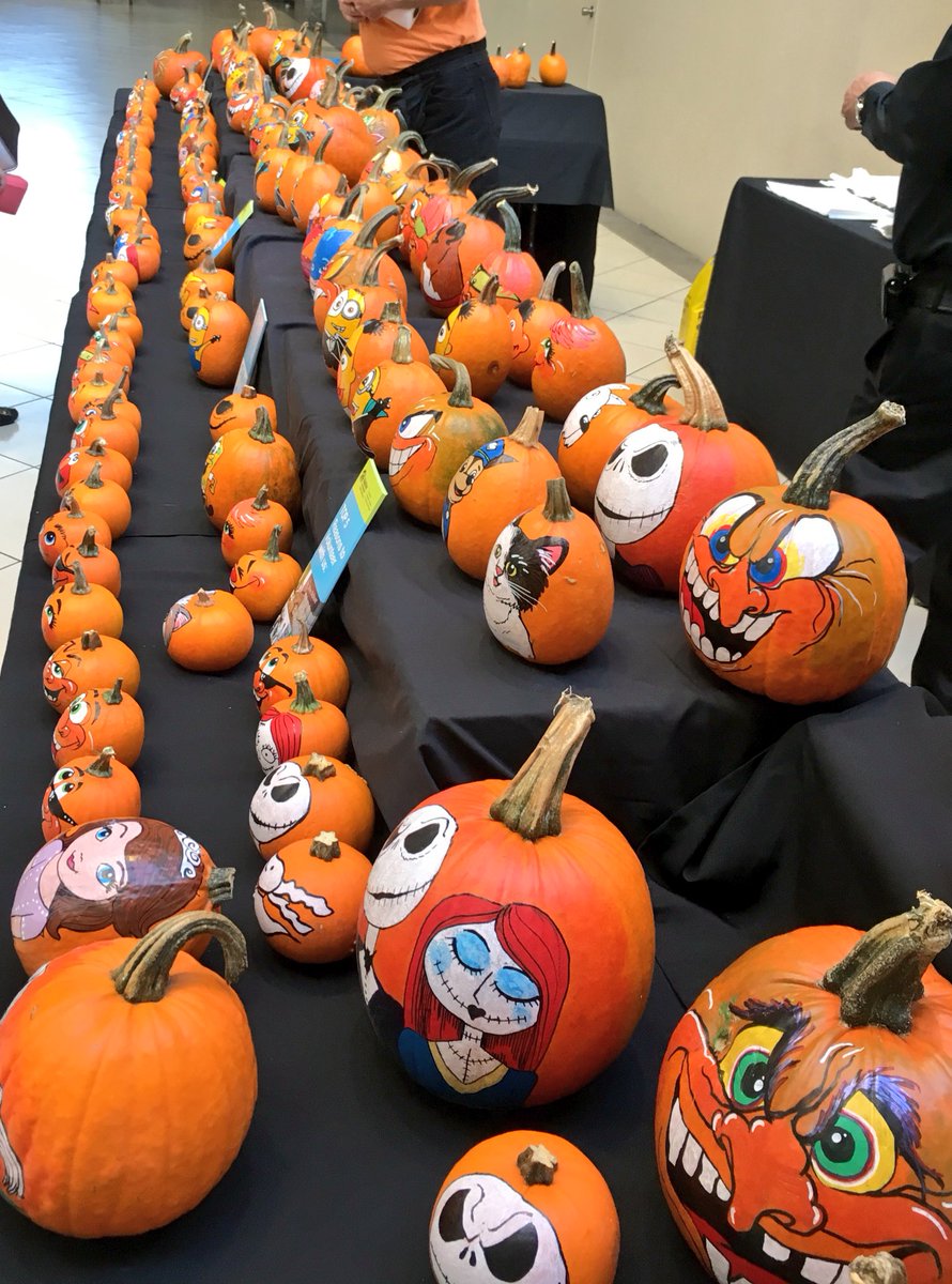 CollegeParkShop's tweet photo. Don't miss the #GreatPumpkinSale today! 🎃 #TorontoCollegePark #Atrium @gwlra @DowntownYonge https://t.co/jVphtYpzsu
