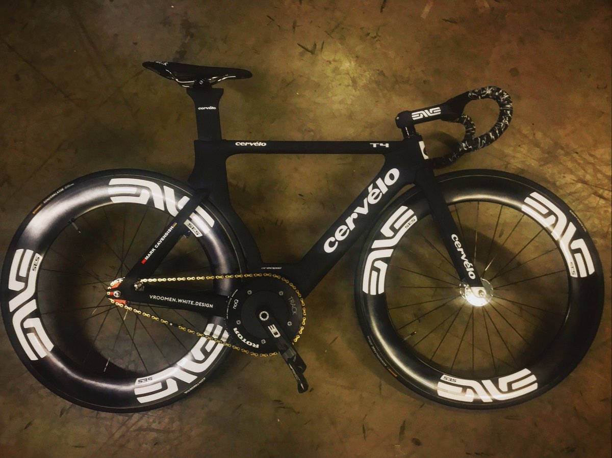 MarkCavendish's tweet photo. Dusted off my baby for some track time... @cervelo @envecomposites @fizikofficial @ROTOR_bike https://t.co/JqMlDXRwC4 https://t.co/o5TPiYC3r0