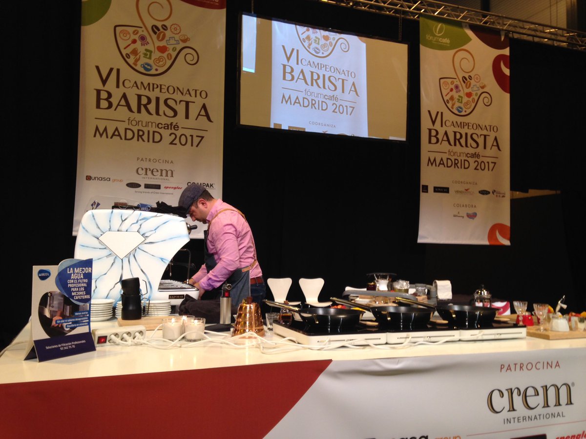 supracafeesp's tweet photo. Ya está casi listo el barista @raycopaz respresentando a #Supracafe en el VI Campeonato de Baristas de Madrid ☕️🏅 https://t.co/wbe4DHrgp2
