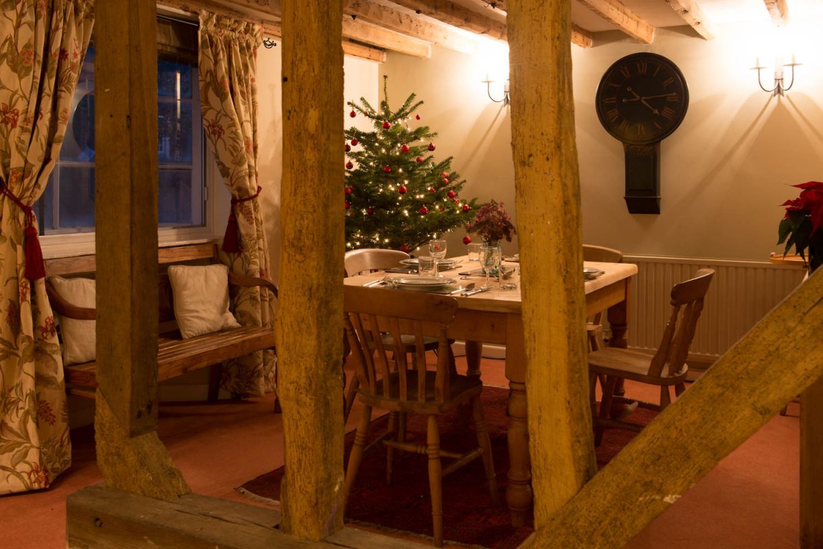 Grove_Cottages's tweet photo. Check out our last remaining cosy #cottages for #Christmas2017 https://t.co/grc1Pi7HUL https://t.co/64fAEJfhQr