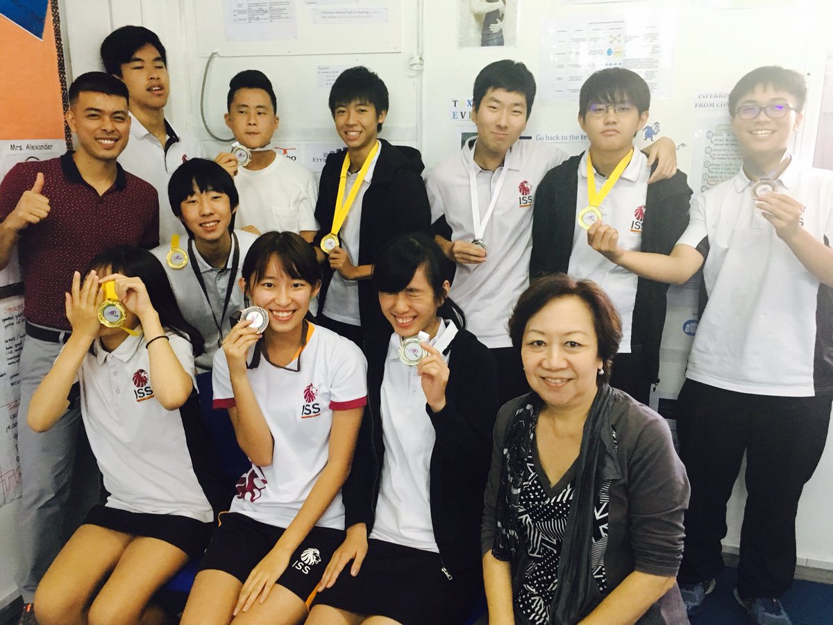 FEdwardsBrown's tweet photo. Celebrated Term 1 end w/ top readers & new #Empower3000 medals! #studentsrock #achieve3000 #ELL #readingsuccess #isspride #watchthisspace https://t.co/U1CgELFjCK