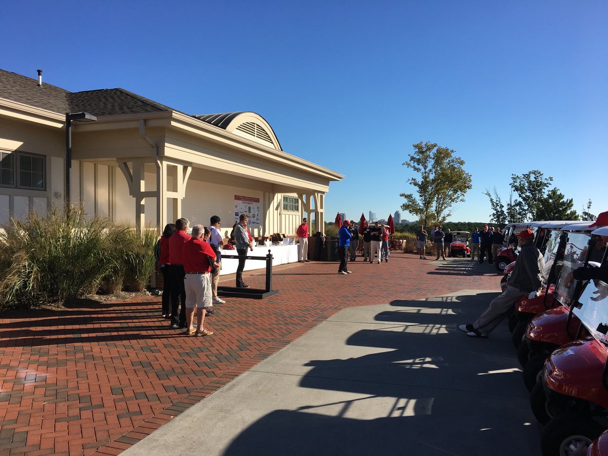 bcgreen3's tweet photo. 9th annual Art Bruneau Scholarship Tournament ready to tee off @LPGCncstate Great event for @NCSUTurfgrass #PackTurf https://t.co/6R1G4rMeIQ