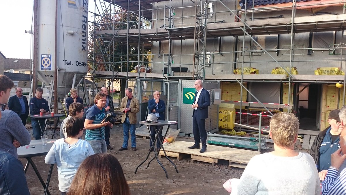 kuipers_h's tweet photo. Hoogstepunt 15 woningen Händelstraat Hengelo met #welbions en #duravermeer https://t.co/d0vivUnZ3Y