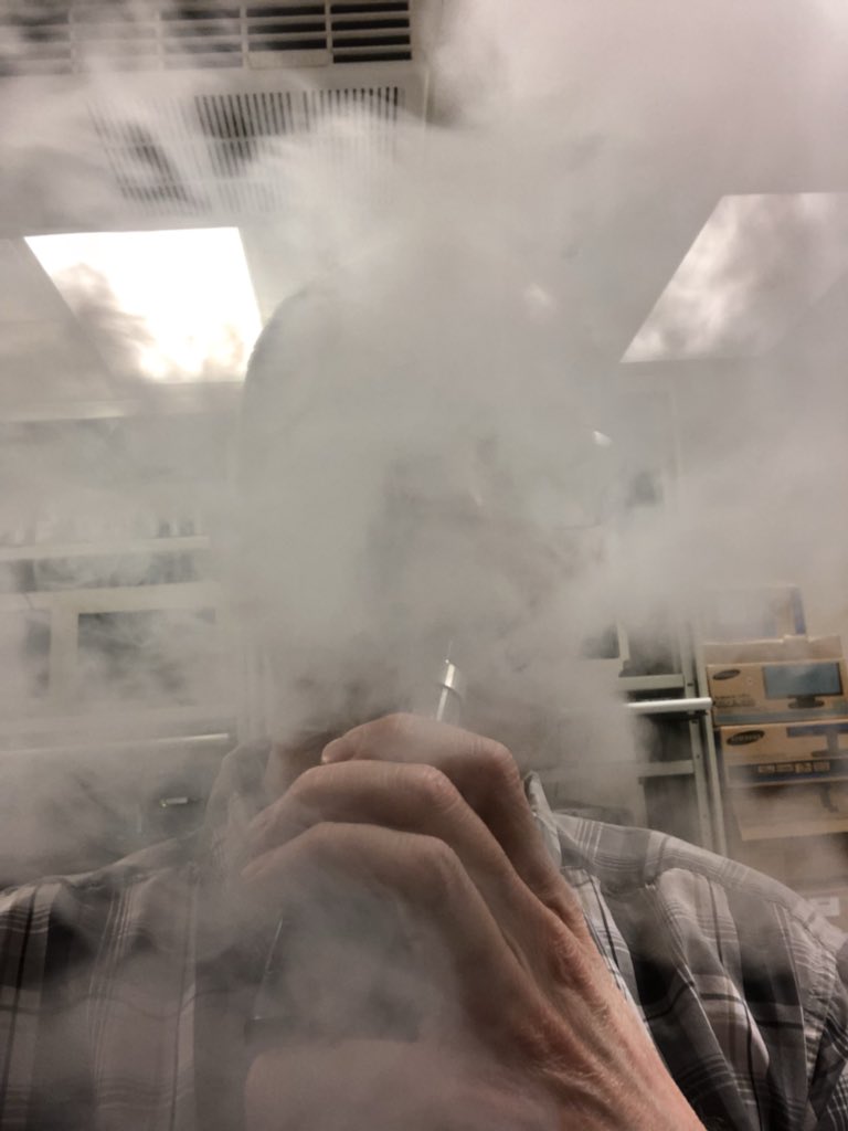 panbanger's tweet photo. @realDonaldTrump If Lamar likes to #vape then I support him as a person too.  Heck I like him.  He can come over and meet my #VapeRig https://t.co/QQK9LDWiQs