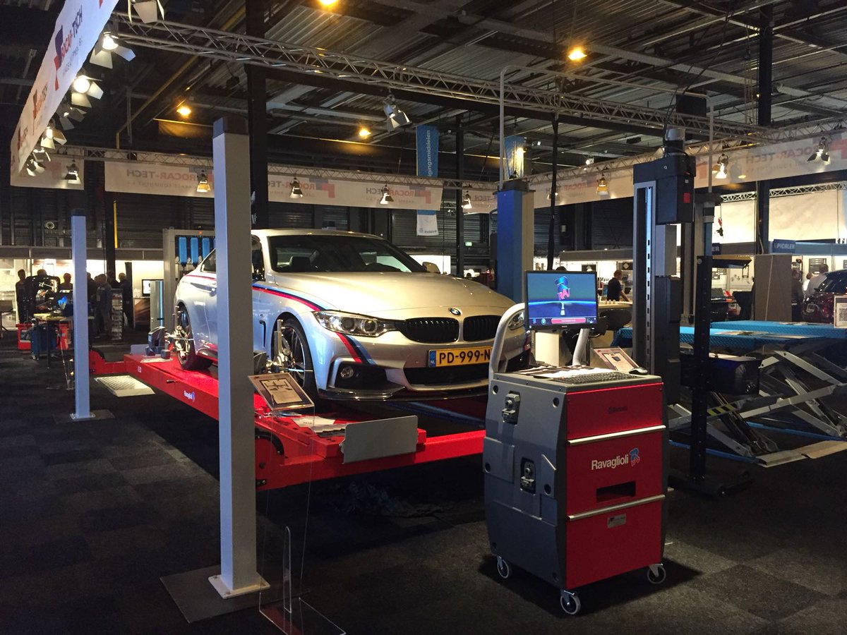 RocarTech's tweet image. Beursdag 2 van de @AutoProf_EH 2017 is alweer van start gegaan! Komt u ook profiteren van de #beursaanbiedingen op stand 107?