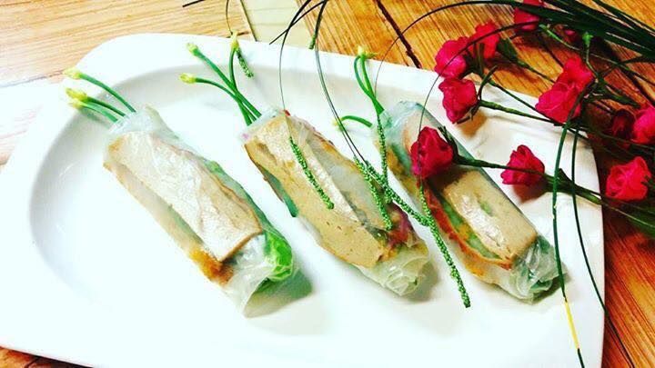 danangcooking's tweet photo. New version of fresh spring roll
#vietnamfood, #danangcookingclass, https://t.co/VYS19M39tn