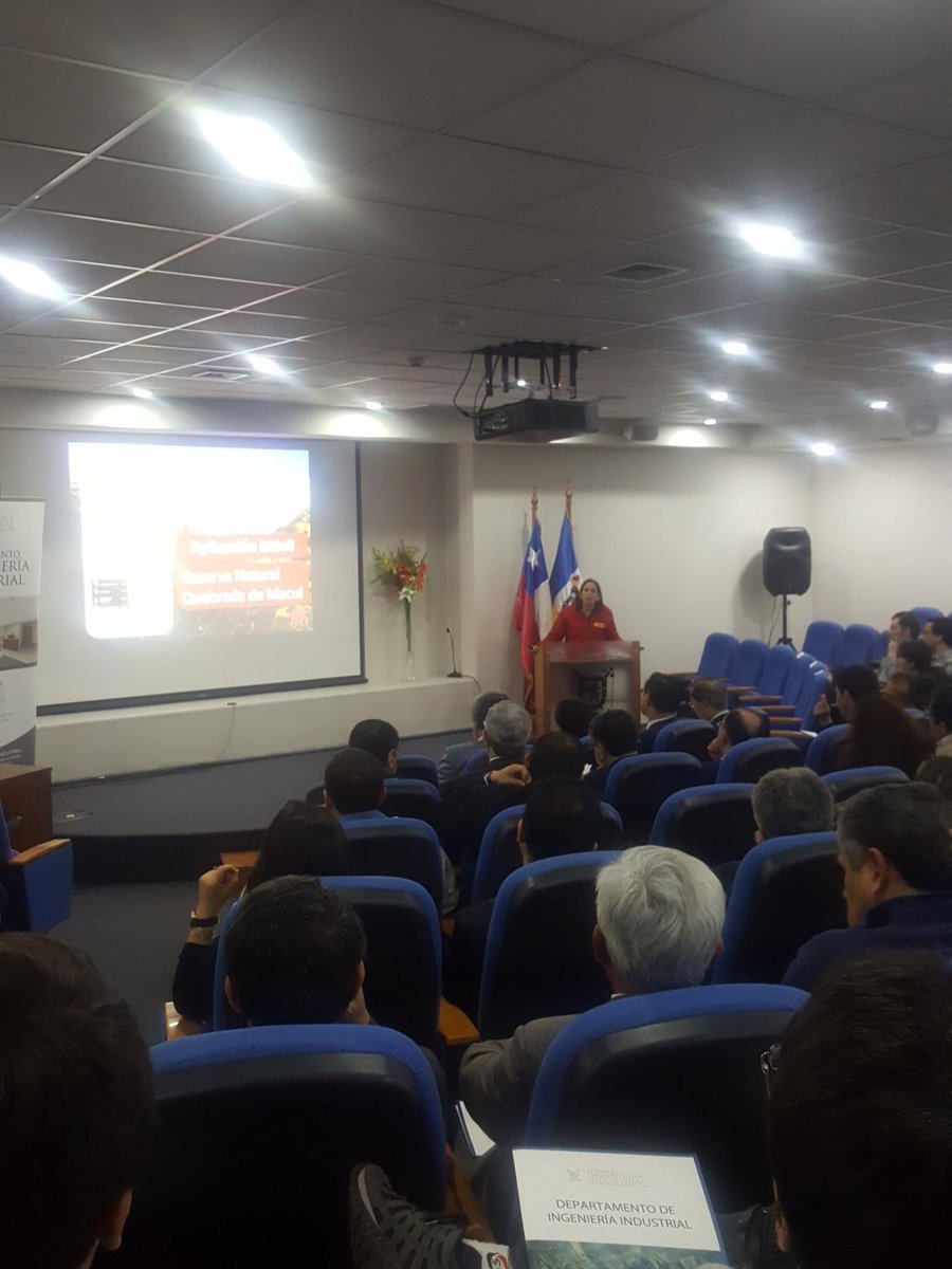 smartcityusach's tweet photo. Se desarrolla seminario Santiago de Chile, mi smartcity en @usach   Ahora expone la alcaldesa de @penalolen  @CarolinaLeitao https://t.co/kUVAJitakV