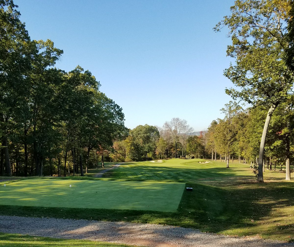 GTWNJACK's tweet photo. Guessing @RampCapitalLLC has everything under control...#GolfPorn #HamiltonFarm https://t.co/R6n2i6QjWg