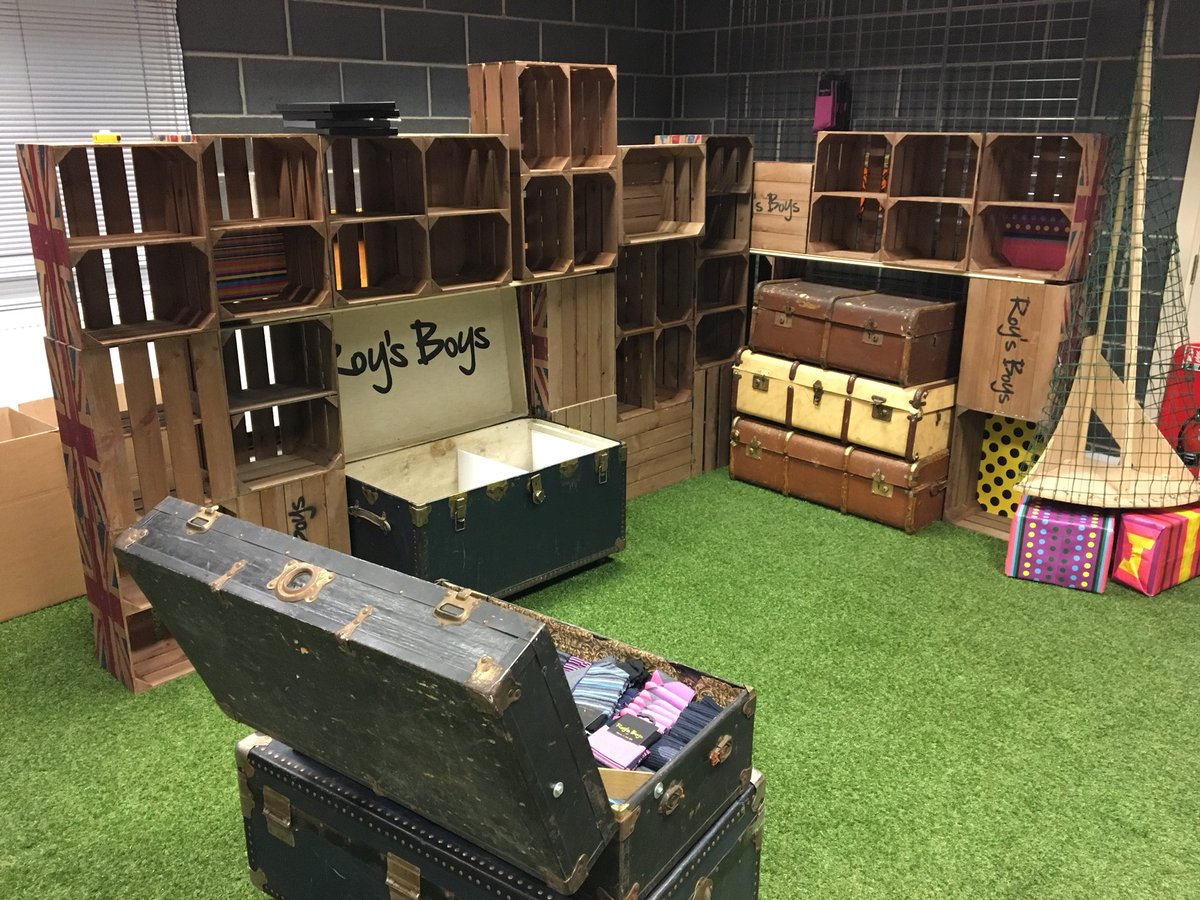 RoysBoys_Tweets's tweet photo. Mock stand preparations for @SpiritFairs. Can’t wait to be there! #SpiritFair #ChristmasShows 🎄🎄☃️☃️ https://t.co/E21goULvHa