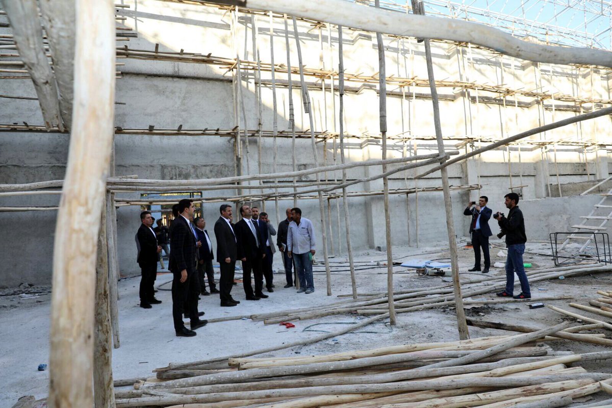 Siverek ilçemizde yapımı devam eden Gençlik ve Kültür Merkezinin inşaat çalışmalarını kontrol ettik.
