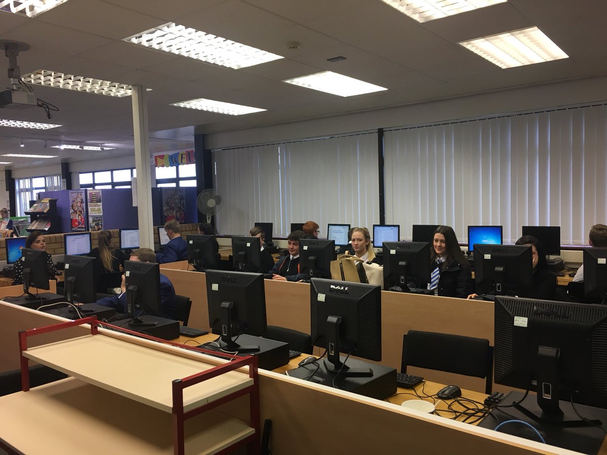 LHSWoodlands's tweet photo. This session with #Trip9 is Blogging 101 with @kabercrombieLHS we are now officially the next Cape Town Trip As #Trip8 arrived back today! https://t.co/AIH4Rfp0lD