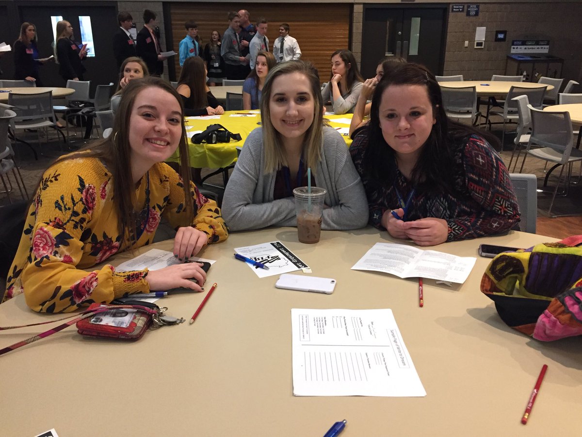 menhsfbla's tweet photo. FBLA Fall Leadership Lab 2017-2018-UW-Stout
#wifblafll https://t.co/ssnknDCTAj