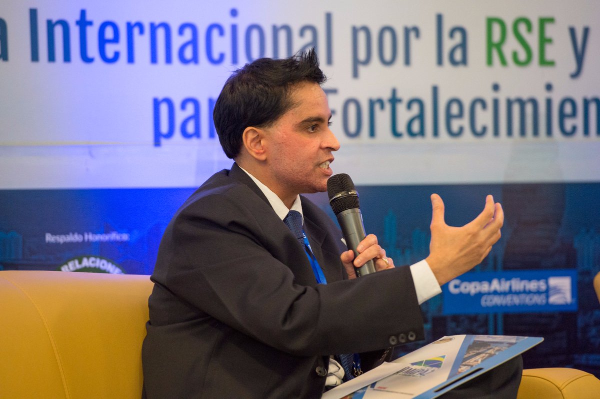 embajadaporpaz's tweet photo. Ash Pachauri: ¿Cuáles son los beneficios humanos de las ciudades inteligentes? #CUMIPAZ https://t.co/fnZd2Ep9Ut