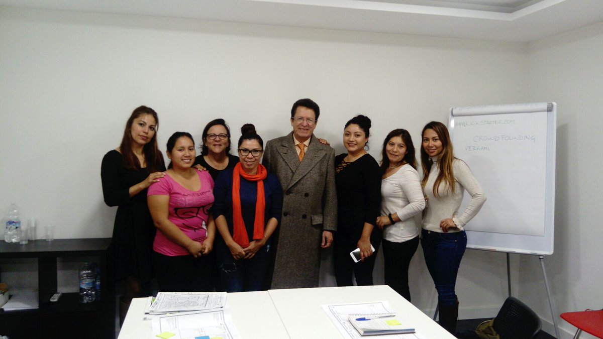 Embajada de #Ecuador apoya la formación gratuita en #emprendimiento de #jovenes migrantes en #Madrid. El curso lo imparte <a href="/Acontraelhambre/">Acción contra el Hambre España</a>