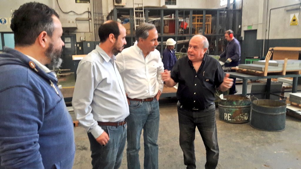 joserarteaga's tweet photo. Junto a @gastoncrespoLP visitamos la Pyme Acocolor, en el barrio de Hernández, una fábrica de productos metalúrgicos de cortes de chapa https://t.co/AOycbN9NHv