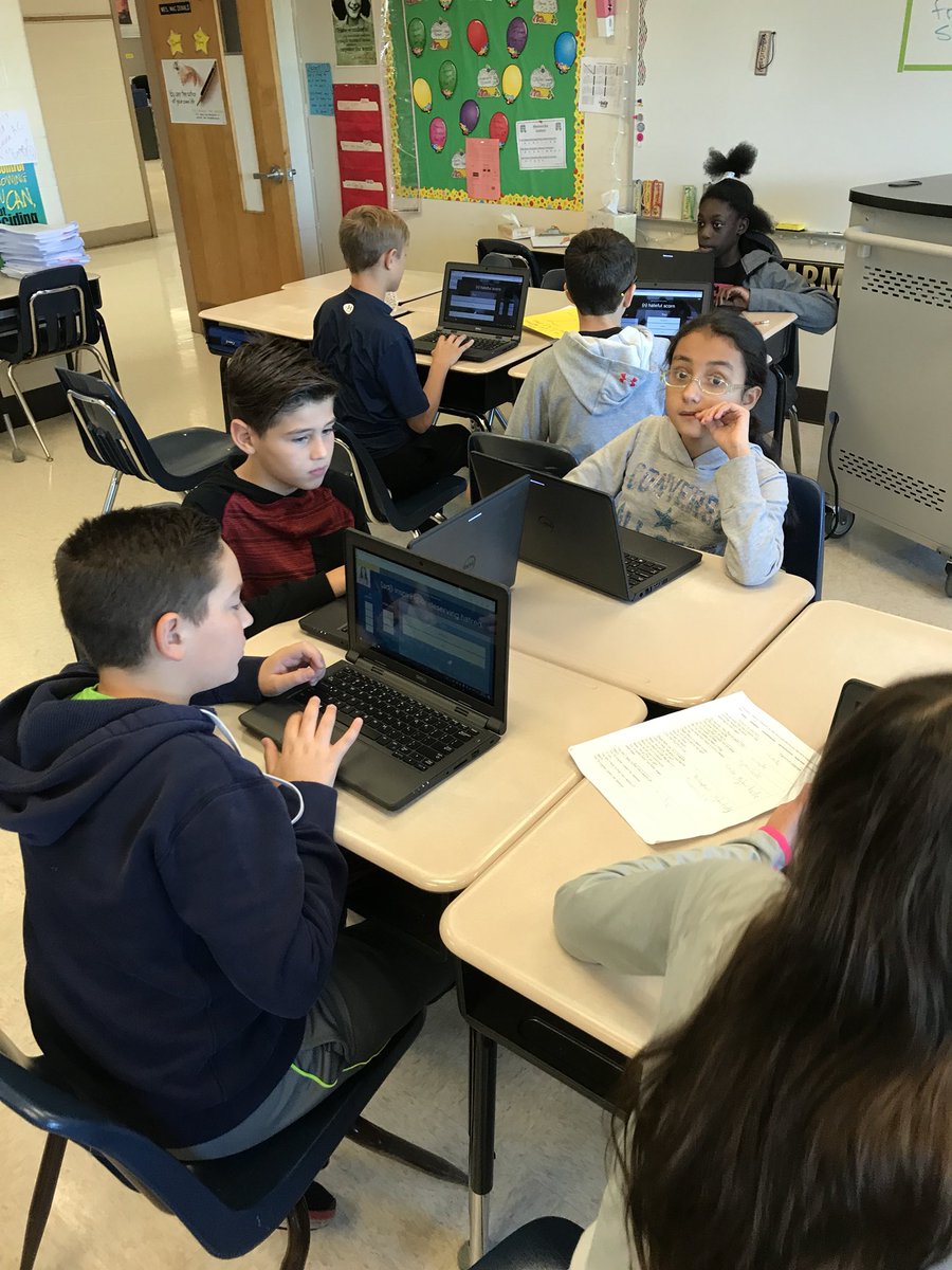 timbrush82's tweet photo. Quizlet live in Mrs. MacDonald’s class! @IslipMS @HelenMa31967715 https://t.co/2zITkoEIe1