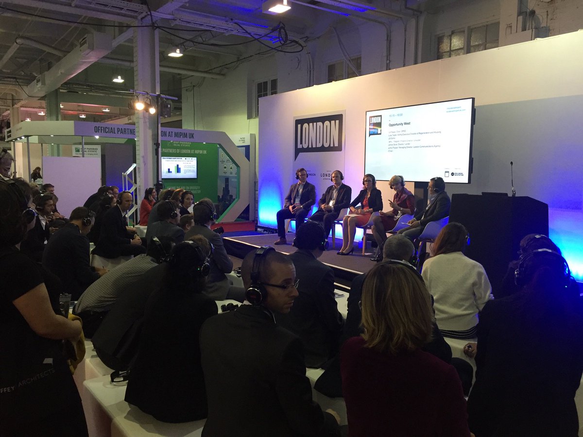 INGmedia's tweet photo. James Silver @landidproperty on stellar @nlalondon stand #silentpanel exploring opportunities in west London #MIPIMUK https://t.co/VuT1D9DQmk