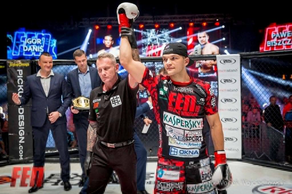 fightsport_pl's tweet photo. Przyznano bonusy za galę FEN 19 ''Bitwa o Wrocław'' https://t.co/PsGLxi7zOY
#FEN19 https://t.co/HF0CxdNNAq