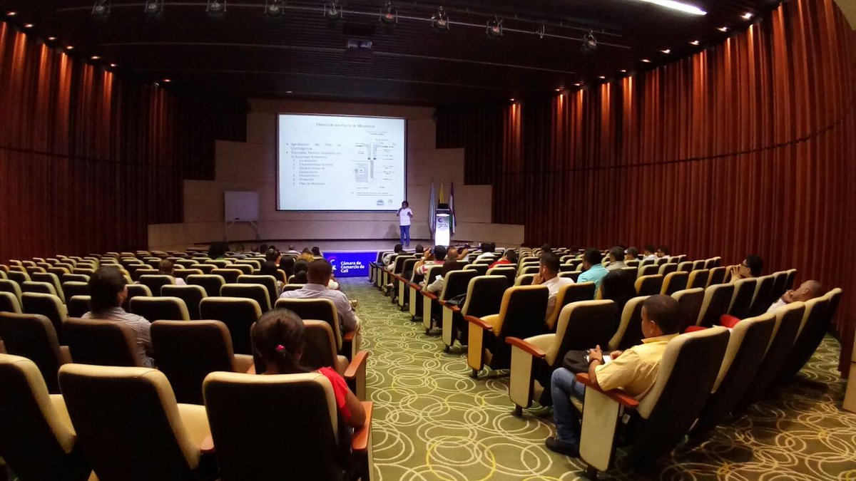 SodicomOficial's tweet photo. El DGA de #Sodicom y EDS asociadas, presentes en el evento "2da jornada de capacitación aguas subterráneas" desarrollada por @DagmaOficial https://t.co/K0UiC2RreQ