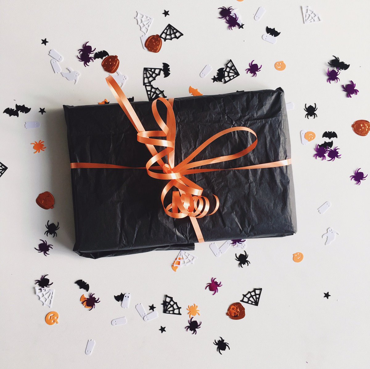 scholasticuk's tweet photo. #WickedWednesdays are here again! Favourite, RT and follow by 3pm tomorrow for the chance to win another mystery package 🍂🎃👻 https://t.co/HvRdXFlOs7