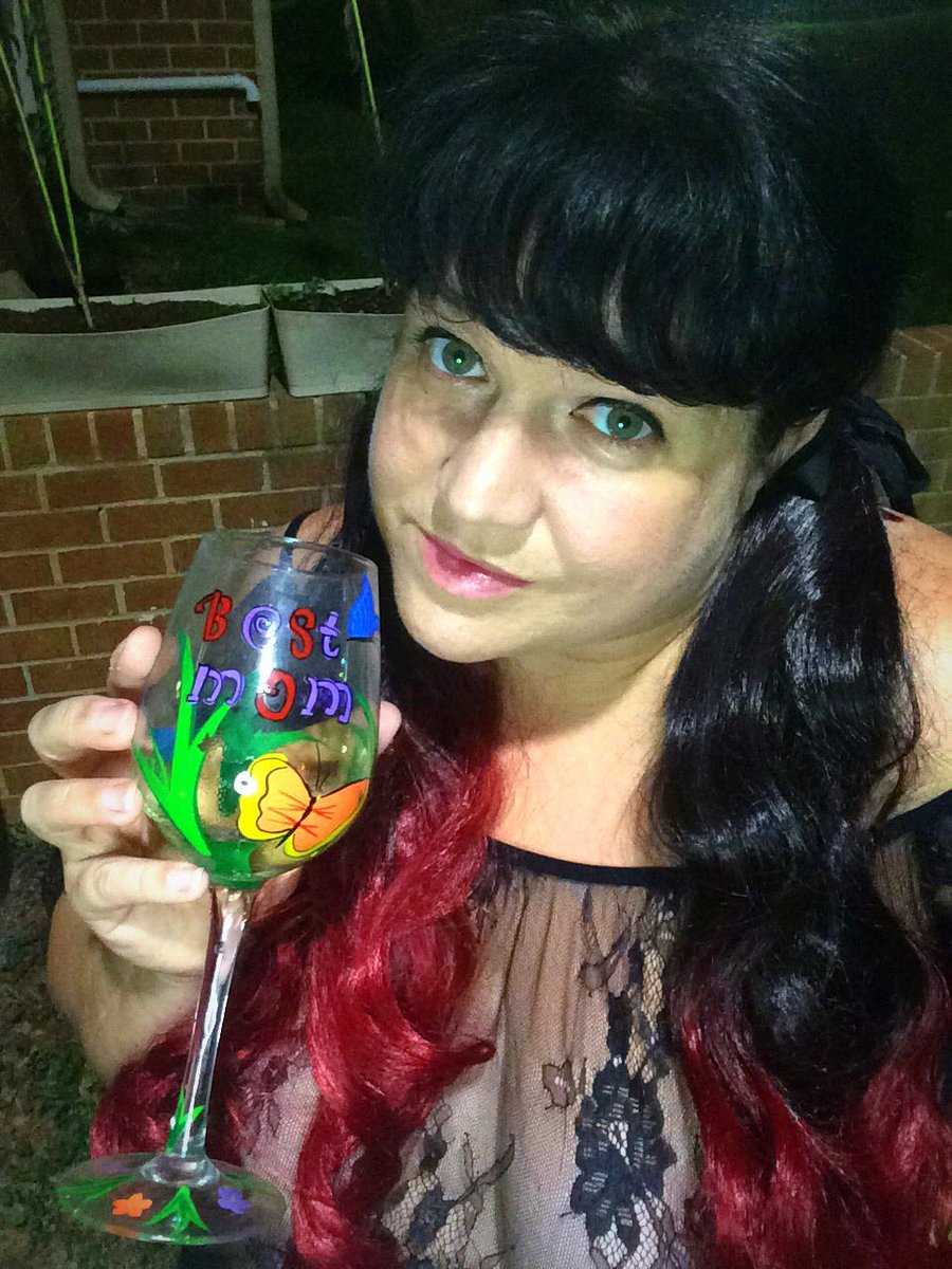 JEN_n_DAVE's tweet photo. If the glass says it, it must be true, right? #bestmom #winemom #pinup #pinups #darkpinup #darkpinups #WineWednesday #wcw #pinupmom #momlife https://t.co/3HXHmTCjWt