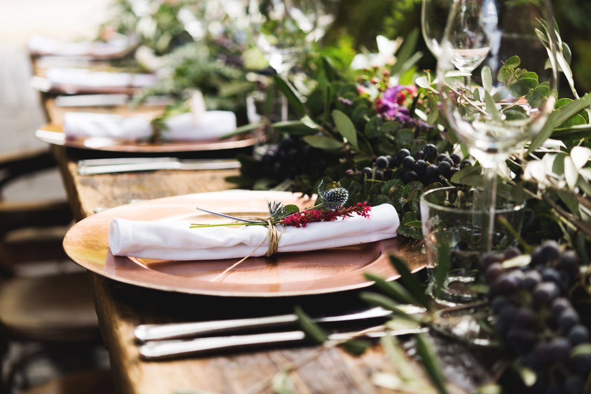 MarilouEvent's tweet photo. Super gave Styled Shoot. Even terug in de #Provence. #Tafel in #thema #gedekt. Deze shoot sttat op de @Zankyou_NL, https://t.co/ag3hek1K9D https://t.co/5WJnoCFvmH