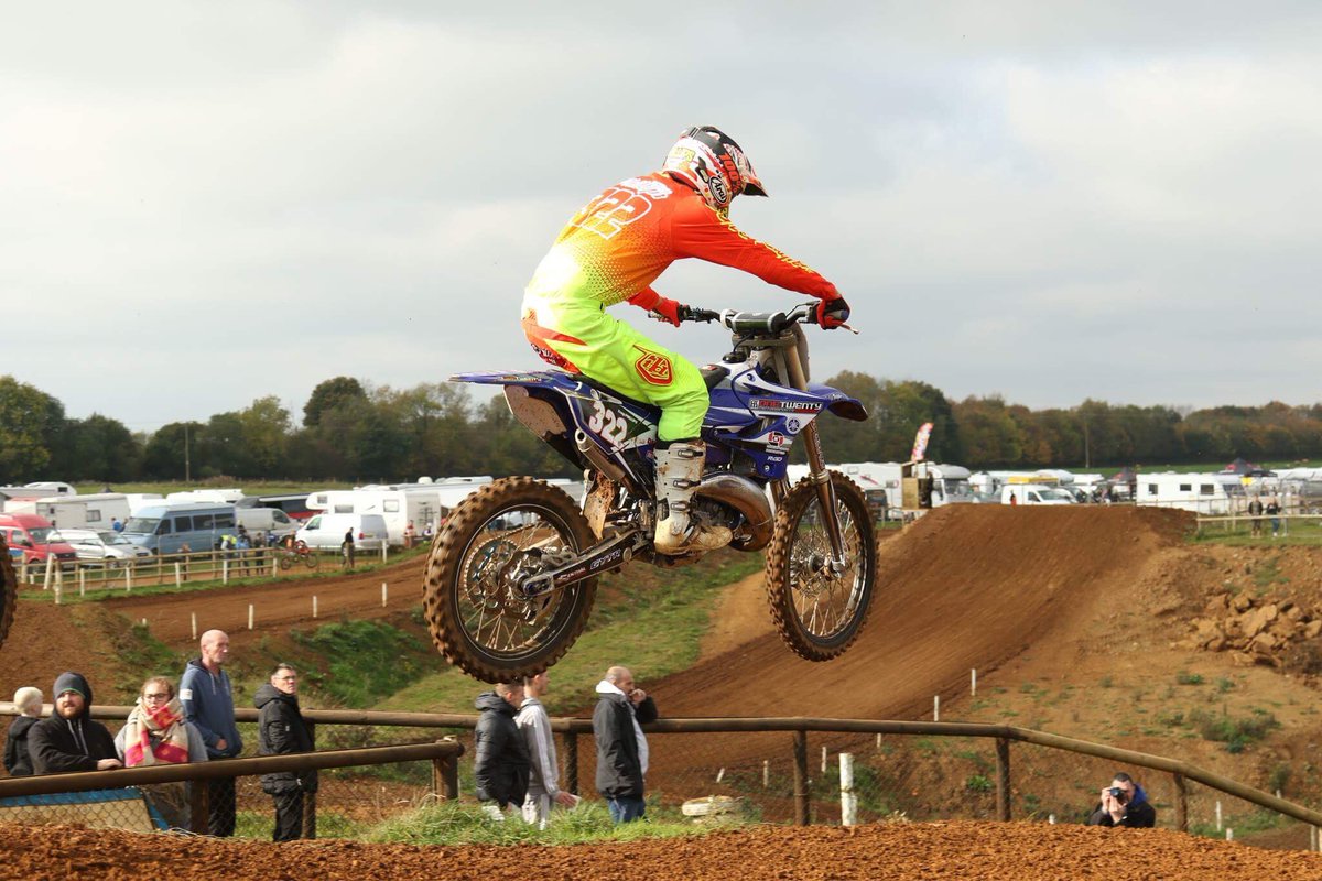 troyphi57999775's tweet photo. Wroxton Sunday #motocross #Yamaha #YZ125 #owkayclothing https://t.co/8Ajq32nVYD