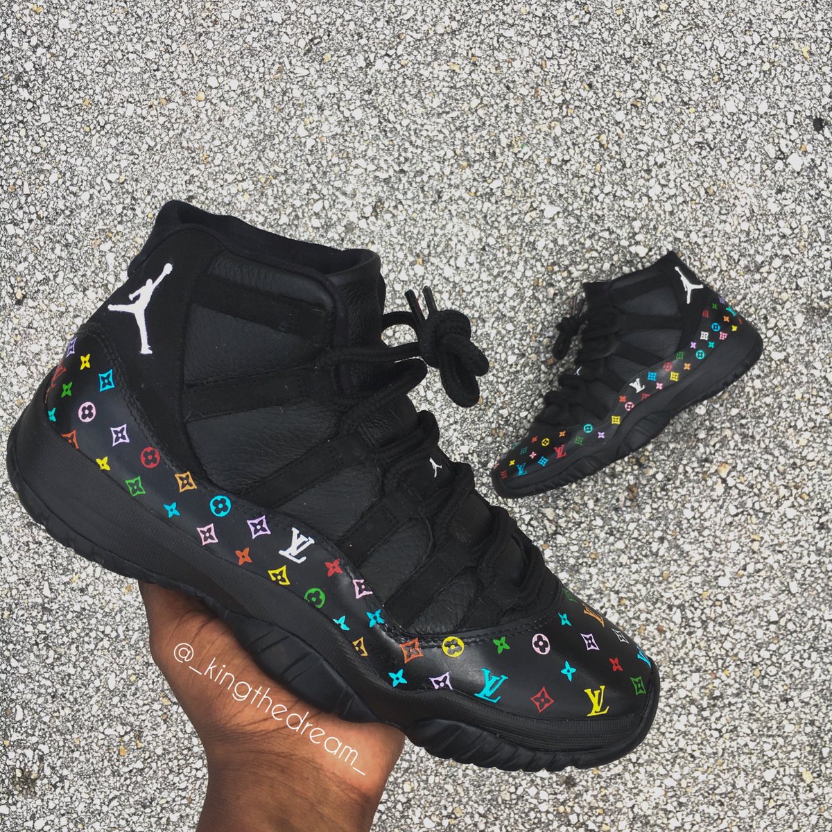 Kvngkustomz's tweet photo. Kustom louis v 11s https://t.co/ORJ9L63v7O