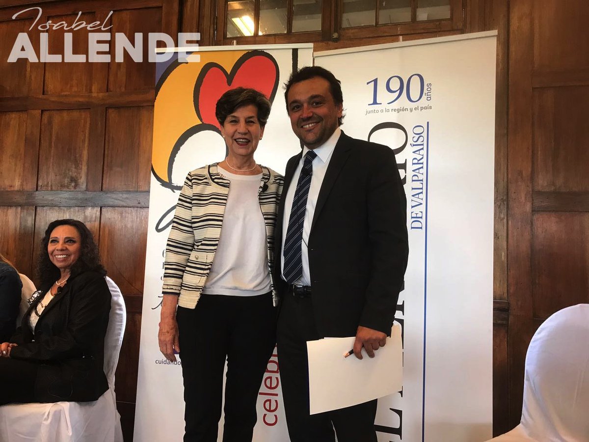iallendebussi's tweet photo. Comparto con ustedes algunas fotografias del #DebateValpo en @mercuriovalpo https://t.co/AQxMSwIIPO