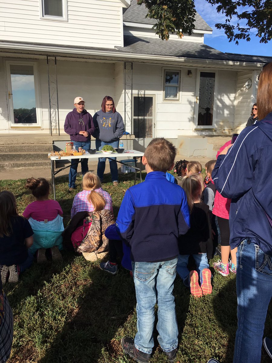 tricobbffacoach's tweet photo. #tricopioneers. FFA members teaching farm safety and about farm life and products to first grade students. https://t.co/fFV91bH5Rm