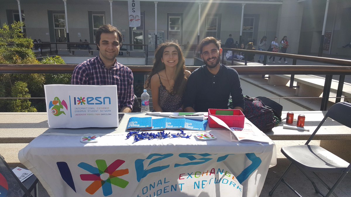 UPFBarcelona's tweet photo. Aquest matí, la 4a. Mostra d'Associacions ha aplegat molts estudiants que han conegut les associacions de la comunitat #UPF @ceupf https://t.co/iHB6KnDI8M