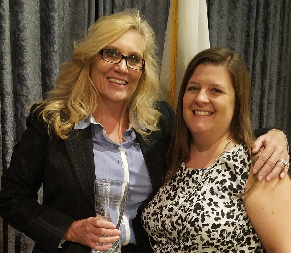 1cubzfan's tweet photo. Rie R. Sharp Insurance Person of the Year Jill McCook. Andrea Eickhoff and LA/El Camino CPCU Chapters presenting. Congrats. #CPCUChampion https://t.co/oQy4iIrBJR