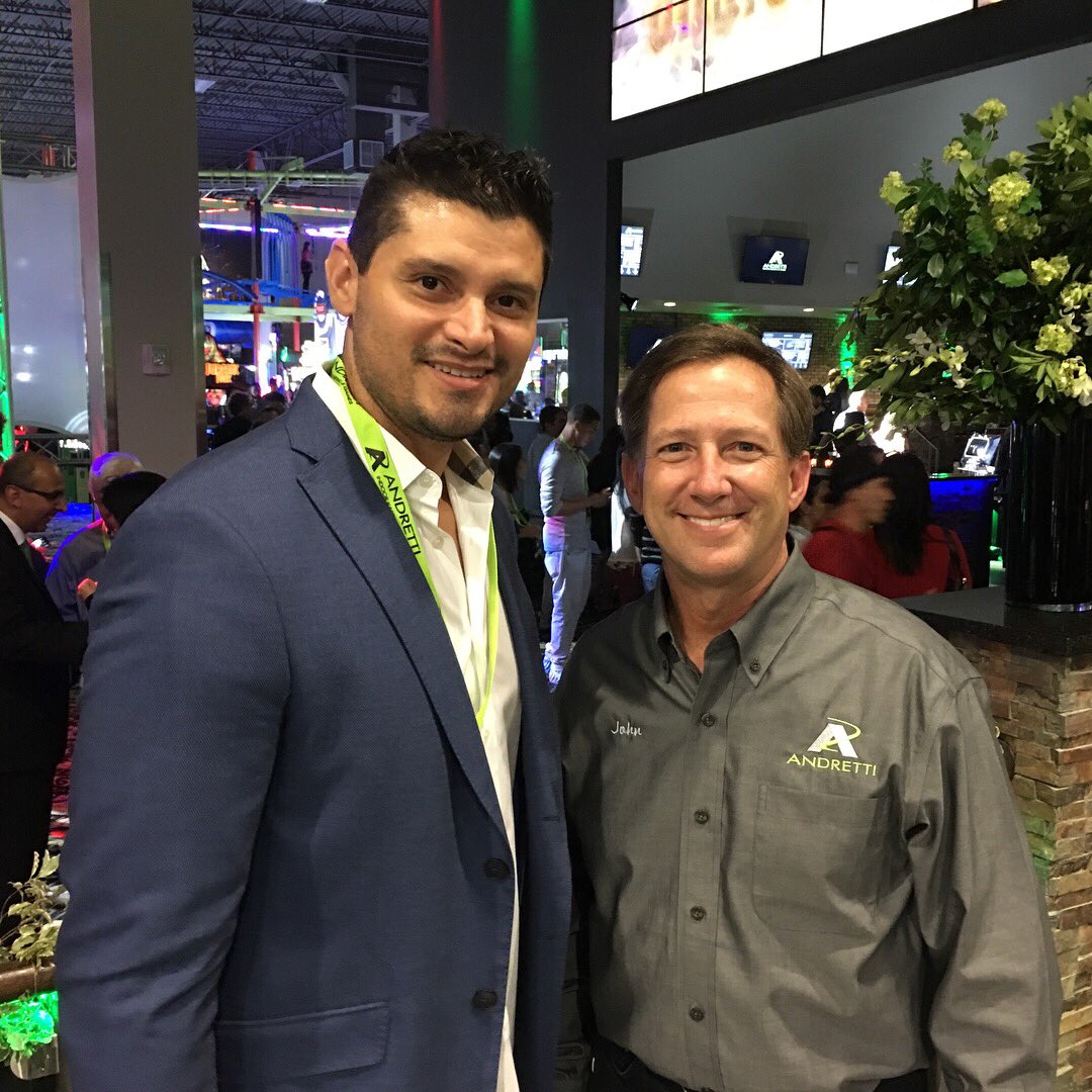 DFCastro33's tweet photo. What a great night with the #andrettivip @MarioAndretti @MarcoAndretti @michaelandretti great people! https://t.co/WNvqUkpuIu