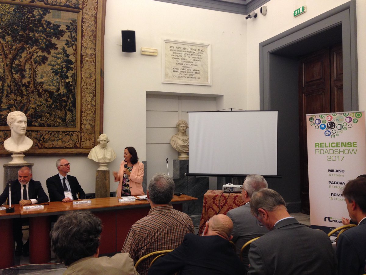ReLicenseItalia's tweet photo. #FlaviaMarzano Assessora #RomaSemplice sta parlando al #ReLicenseRoadShow2017 sul #softwareusato #softwaredisecondamano di #RelicenseItalia https://t.co/Jo7rbv8w04