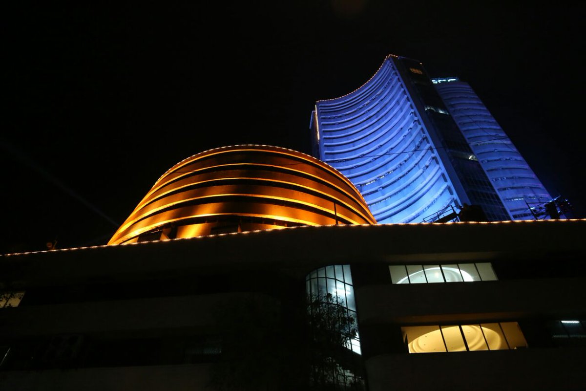 BSEIndia's tweet photo. BSE Building Illuminated for #DiwaliMuhuratTrading 
Tag us and let us know if you are coming for #DiwaliMuhuratTrading at BSE https://t.co/zTBCvA4lTS