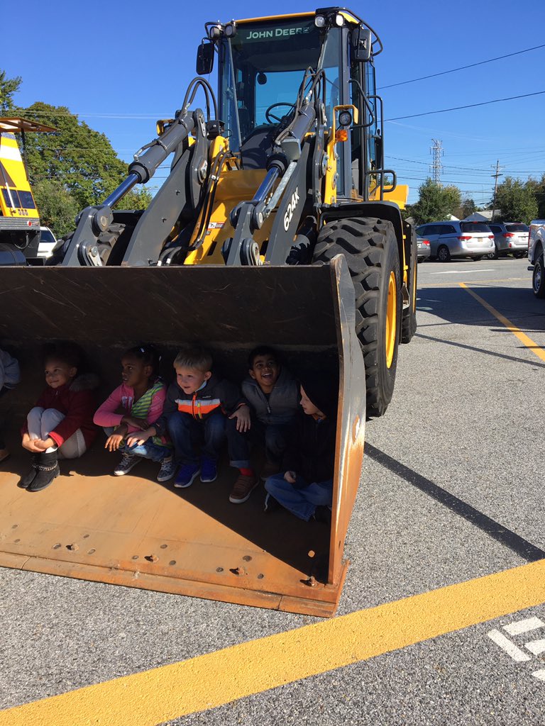 AminJohnson10's tweet photo. We can fit in the bucket of the tractor! 🚜 #chdreambuilders https://t.co/TxDJ2AsTOF