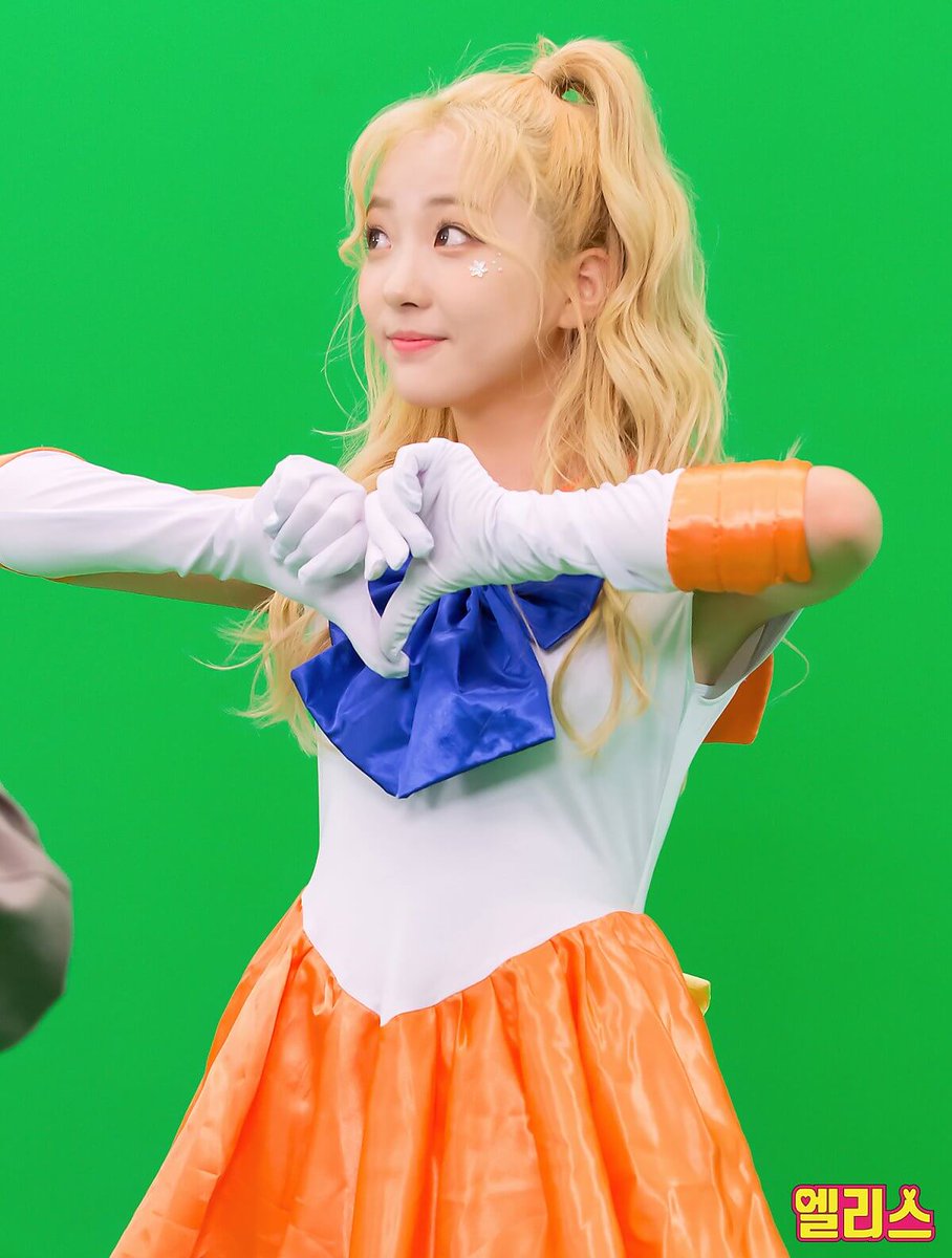 forELRIS's tweet photo. Hyeseong as Venus ♡ 171016 Sailor Moon choero video behind photos
→ all photos: https://t.co/NGgGlJQYOh
#소희 #유경 #가린 #벨라 #혜성 #엘리스 #ELRIS https://t.co/FHSgodPbmb
