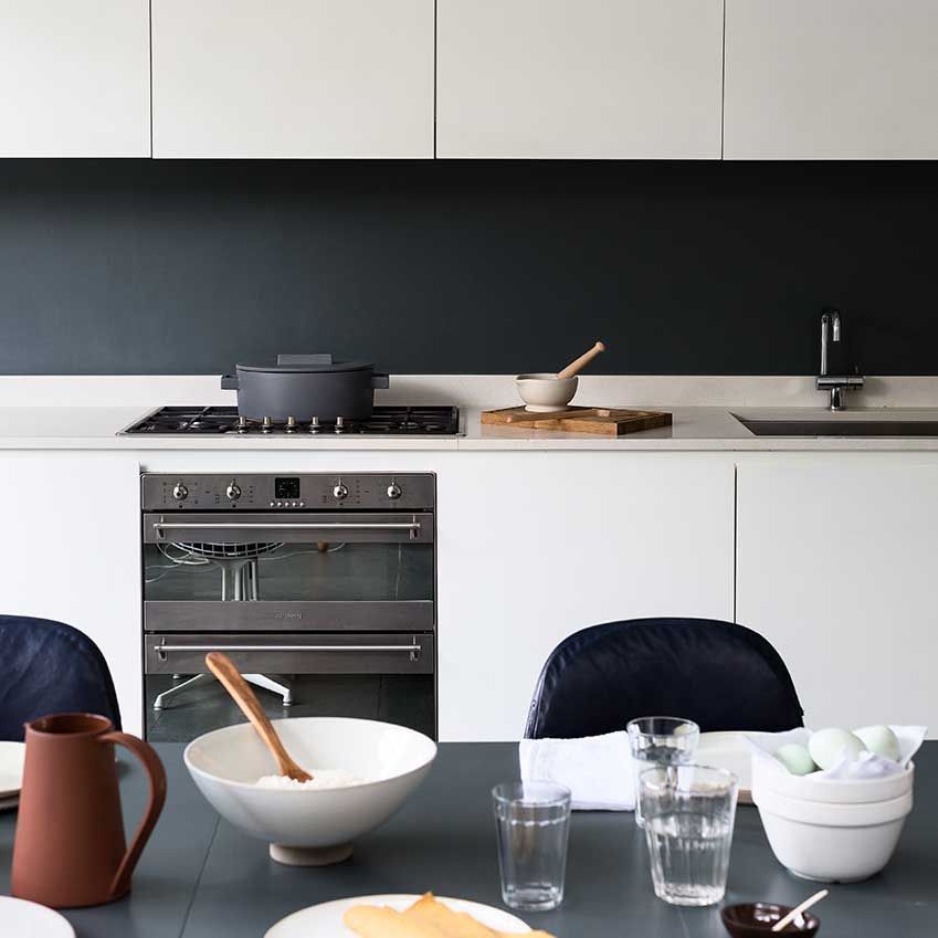 ELLEDecoUK's tweet photo. Need a kitchen that’s perfect for every occasion? @SaniaPell shares her styling secrets – https://t.co/2Ksv6931aG #EDkitchens https://t.co/W5FihfcQxt