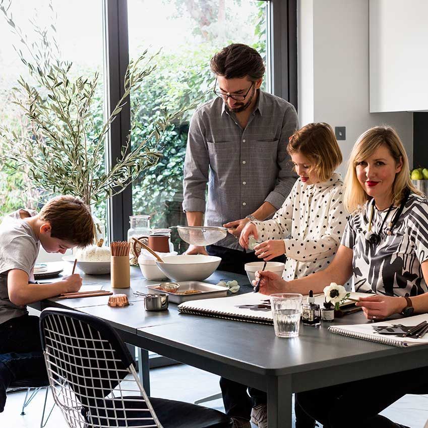 ELLEDecoUK's tweet photo. Need a kitchen that’s perfect for every occasion? @SaniaPell shares her styling secrets – https://t.co/2Ksv6931aG #EDkitchens https://t.co/W5FihfcQxt