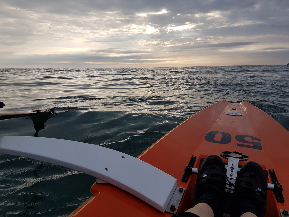 EnyaSatchwell's tweet photo. Amazing row tonight, pleased to get out before the storm this weekend! #rowing #coastalrowing #jrc #row #training https://t.co/fNKIKjzSCQ
