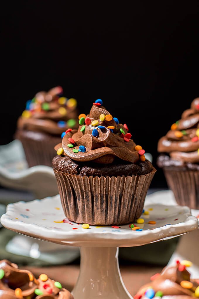TGIWiFiGuy's tweet photo. Today is #NationalChocolateCupcakeDay. They can be traced back to 1796 in a recipe written in American Cookery, by Amelia Simmons. #Have1 https://t.co/f52Taj980C