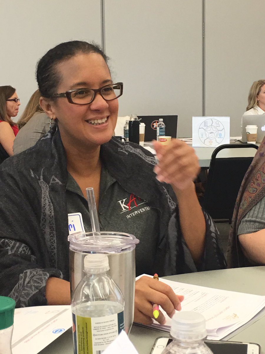 ValentinaESL's tweet image. Our awesome table 7 ✨Team Leader for today!  #designlegacy @engage_learning